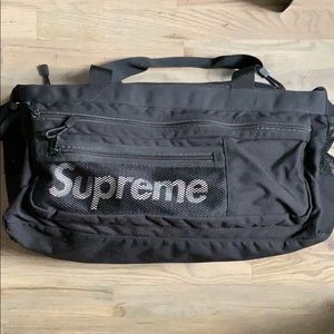 Supreme duffle bag